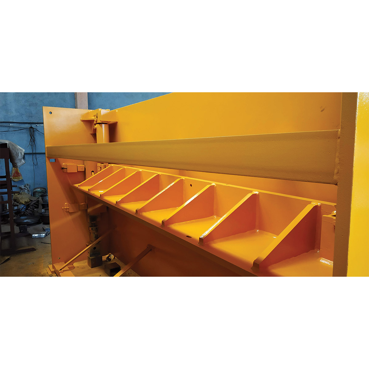 Hydraulic Shearing Machine - Sheet Metal Cutting - Maximum Shearing Up To 2500 / 4000 mm - Foot Brake Shearing - Plate Bending – image 2