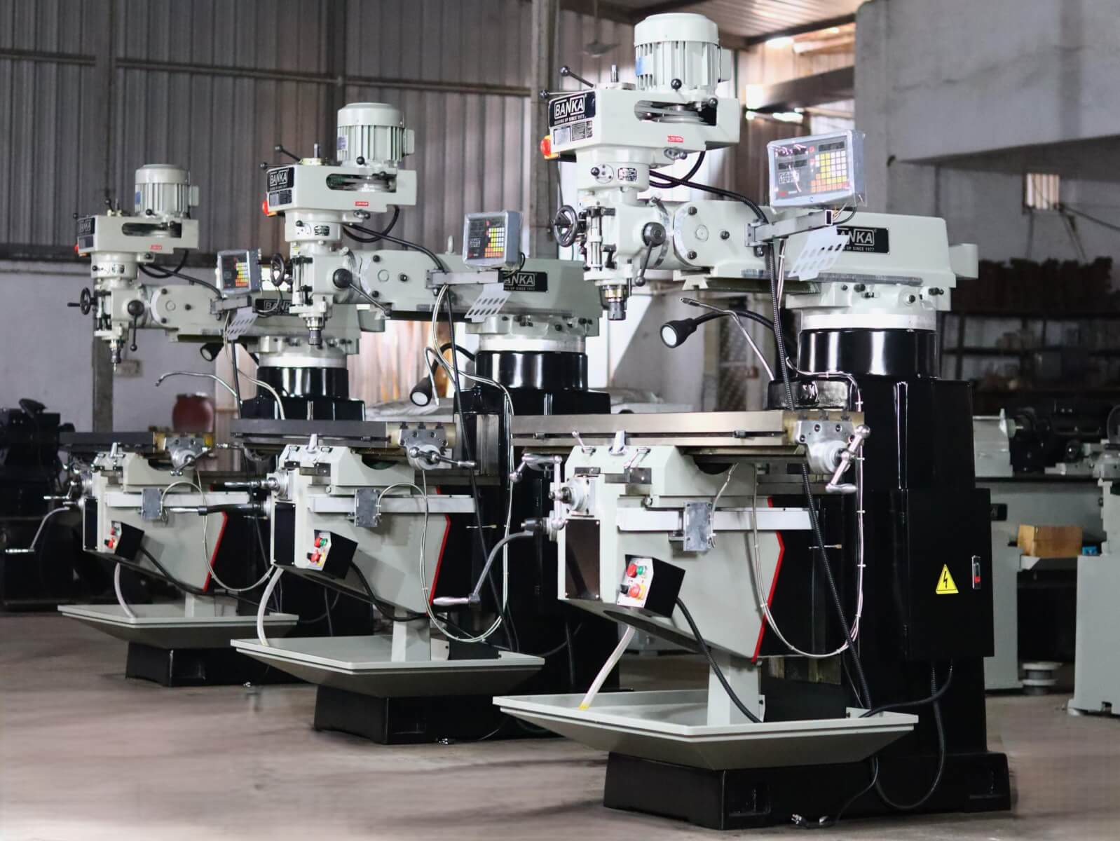 Vertical Turret Milling All Round 3- DRO Milling – M1TR Type – image 3